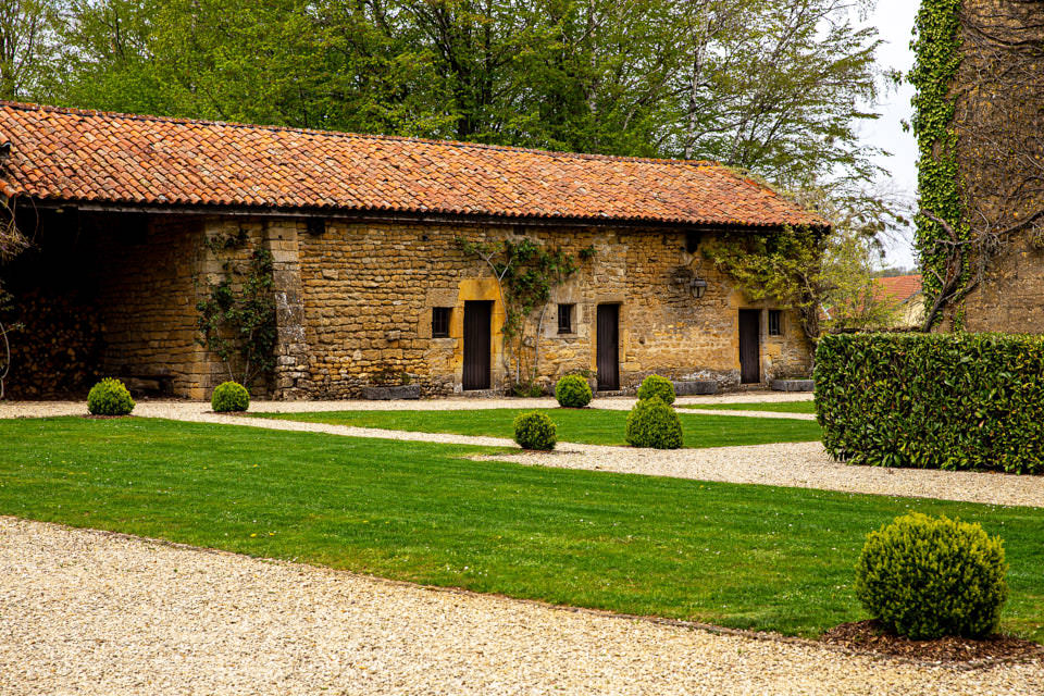 Jardinier à Longwy : notre entreprise du paysage prend soin de vos espaces verts